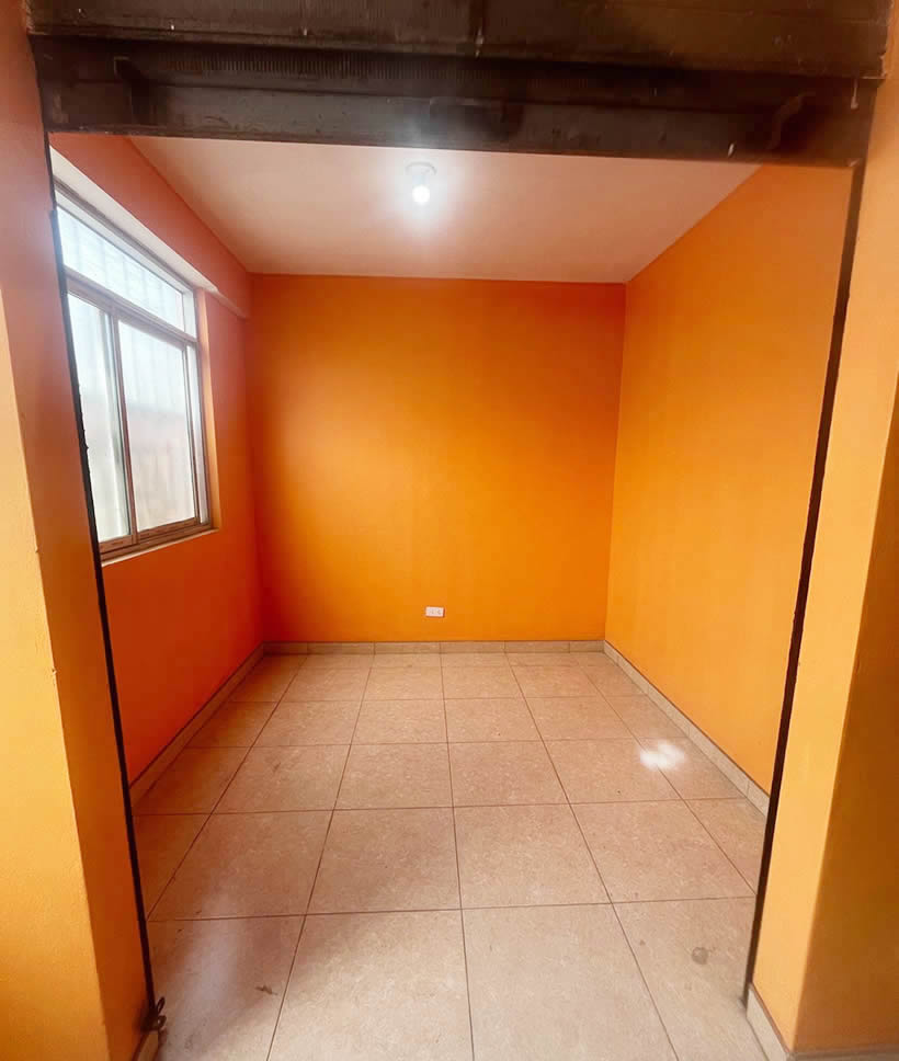 Se alquila edificio comercial de 4 pisos en Gamarra