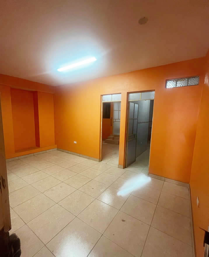 Se alquila edificio comercial de 4 pisos en Gamarra