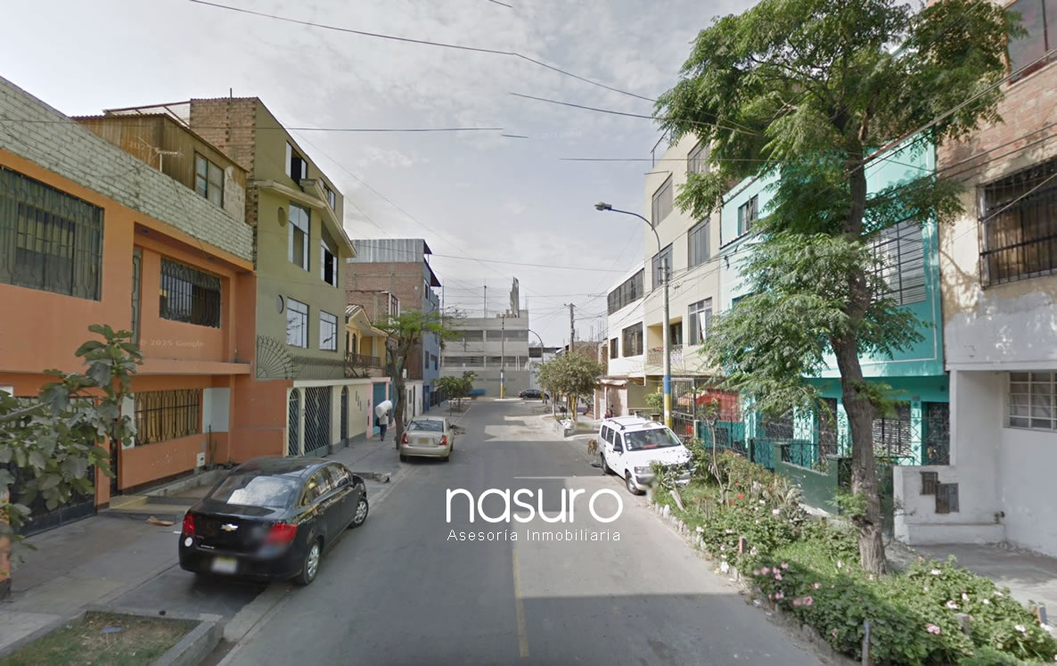 Se vende casa de 3 pisos en Zarate