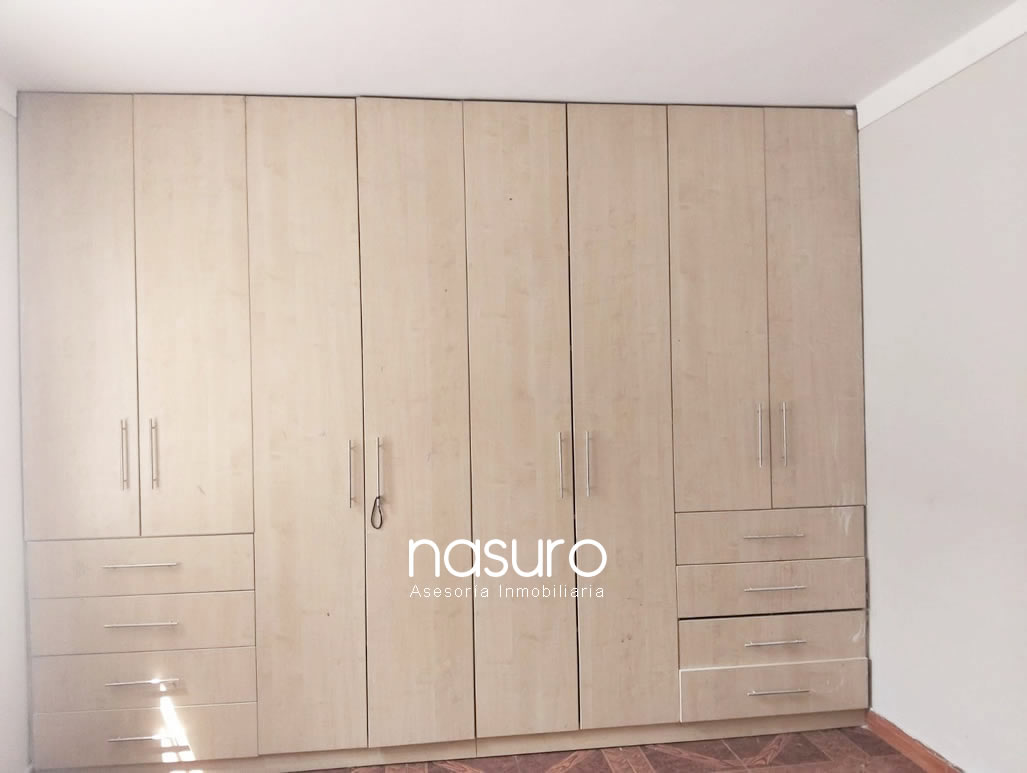 Se vende casa de 3 pisos en Zarate