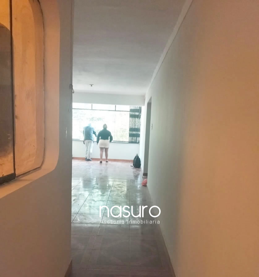 Se vende casa de 3 pisos en Zarate