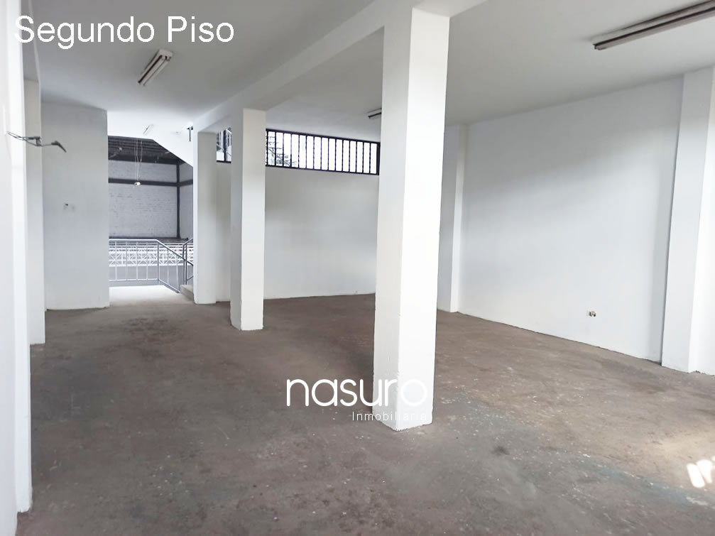 Se vende terreno muy cerca del Emporio Comercial de Gamarra