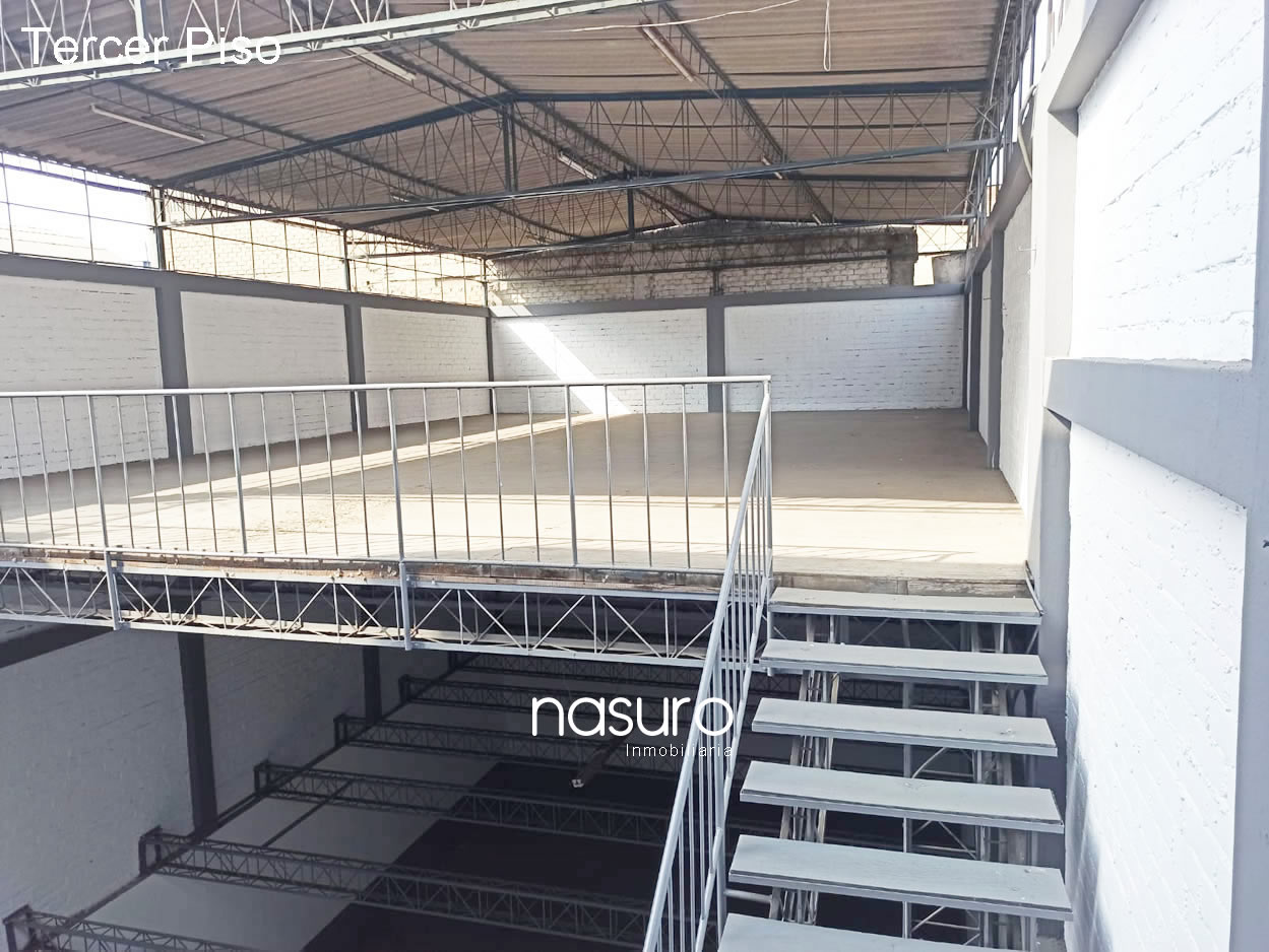 Se vende terreno muy cerca del Emporio Comercial de Gamarra