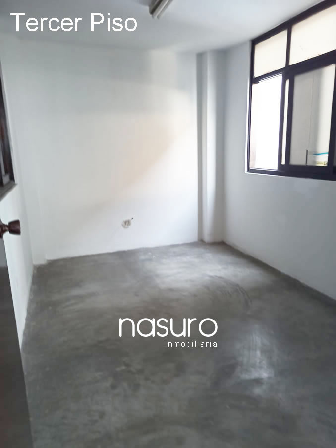 Se vende terreno muy cerca del Emporio Comercial de Gamarra