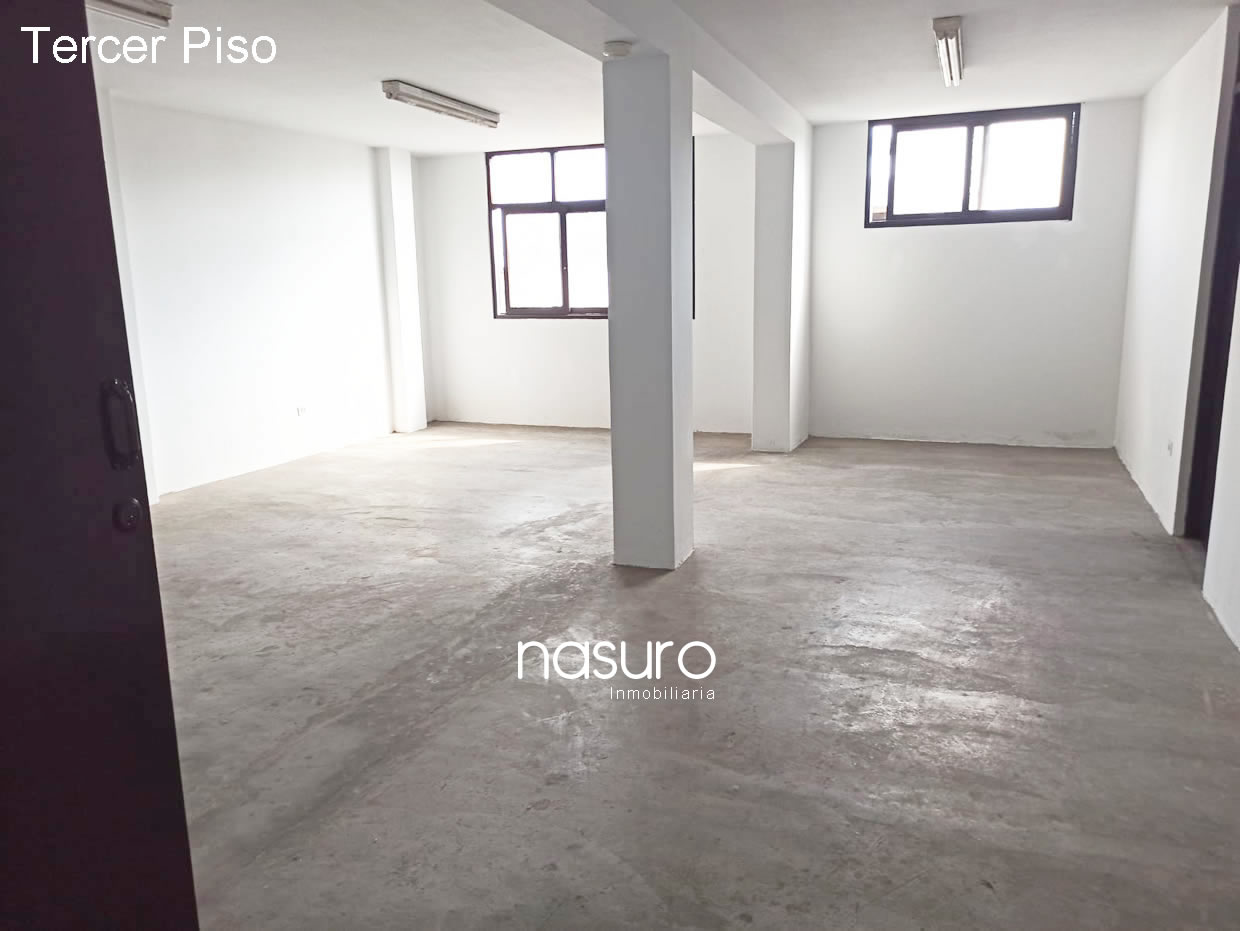 Se vende terreno muy cerca del Emporio Comercial de Gamarra