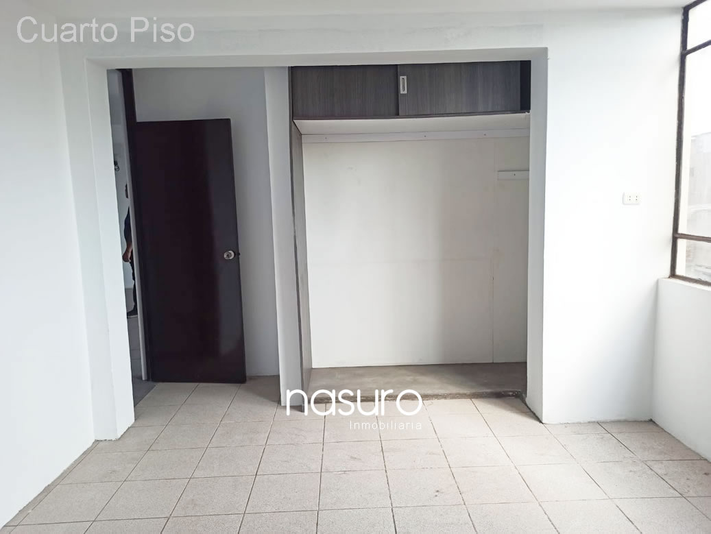 Se vende terreno muy cerca del Emporio Comercial de Gamarra