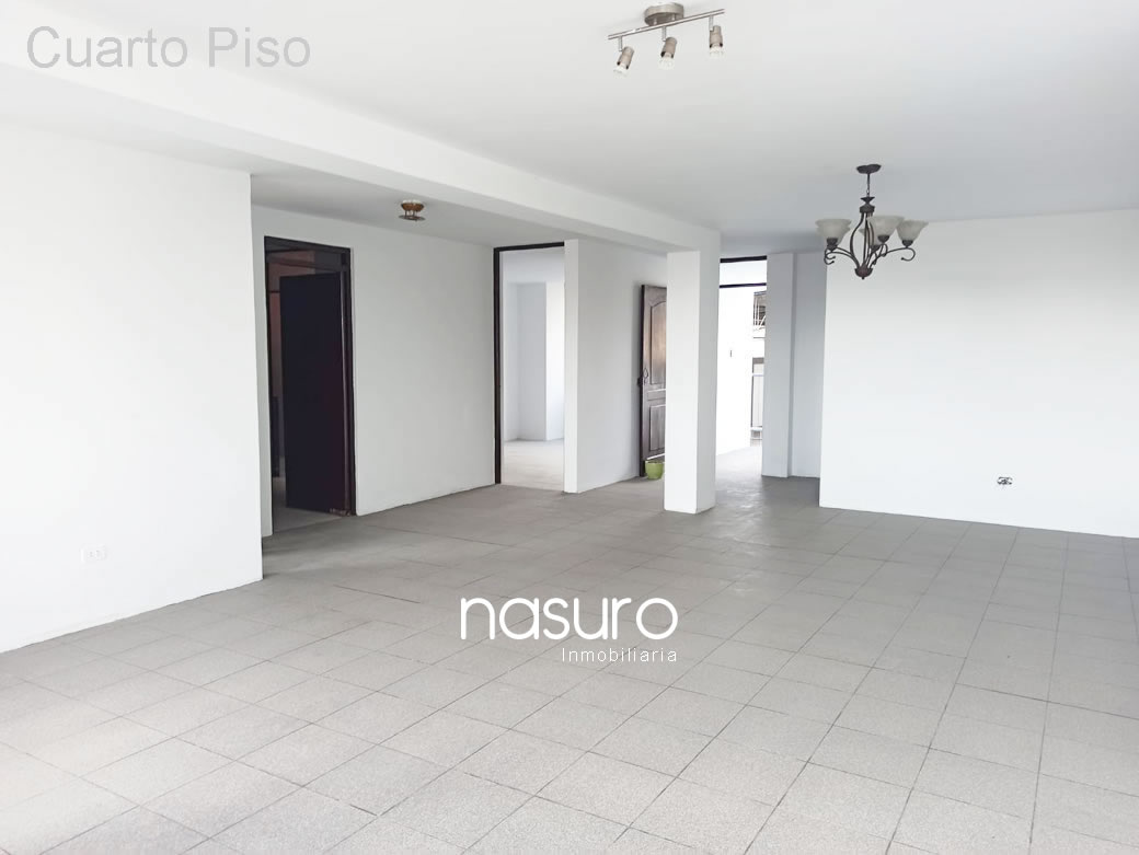 Se vende terreno muy cerca del Emporio Comercial de Gamarra