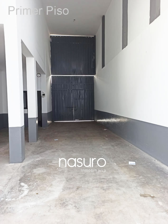 Se vende terreno muy cerca del Emporio Comercial de Gamarra