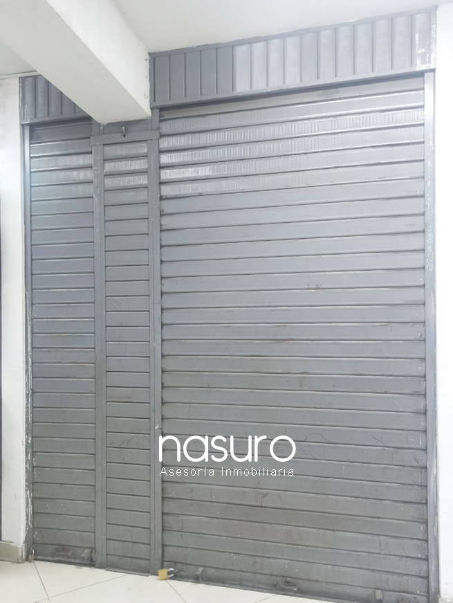 Se vende tienda en primer piso en Gamarra