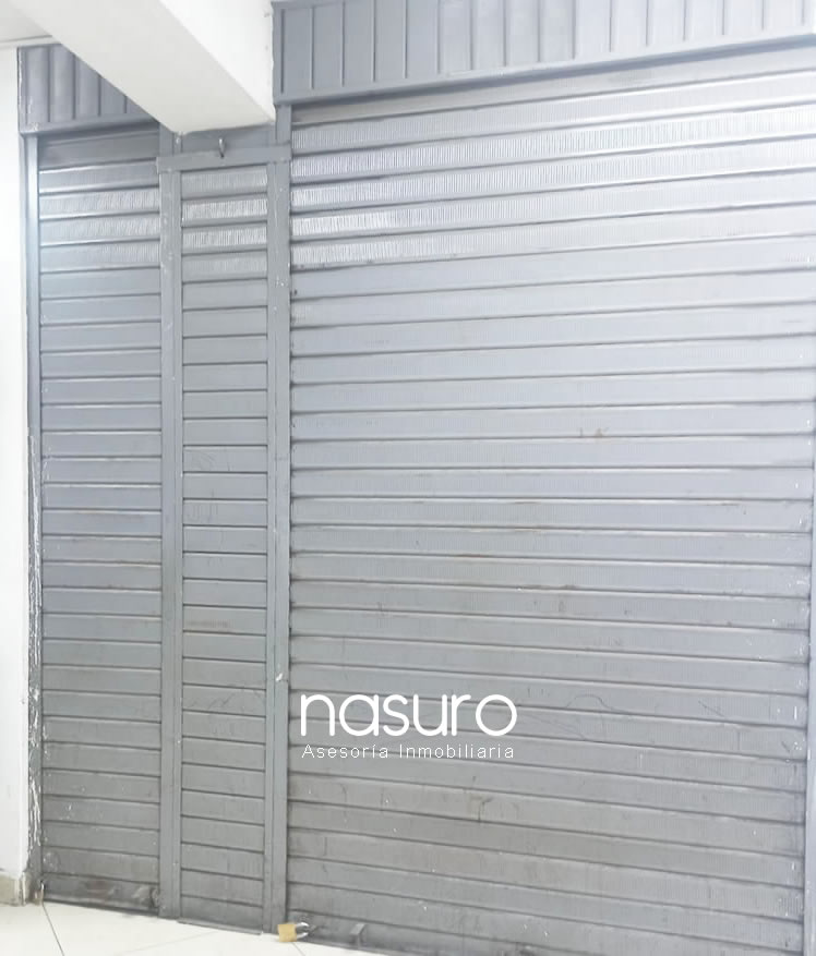 Se vende tienda en primer piso en Gamarra