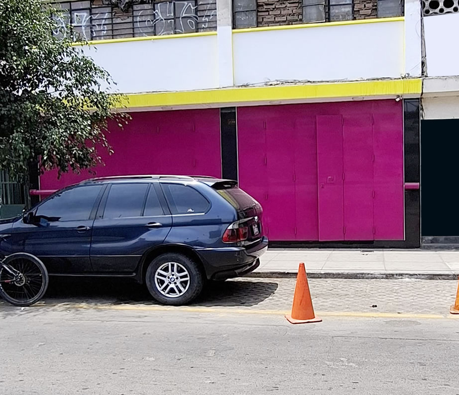 Se vende tienda en Jirón Huánuco Gamarra