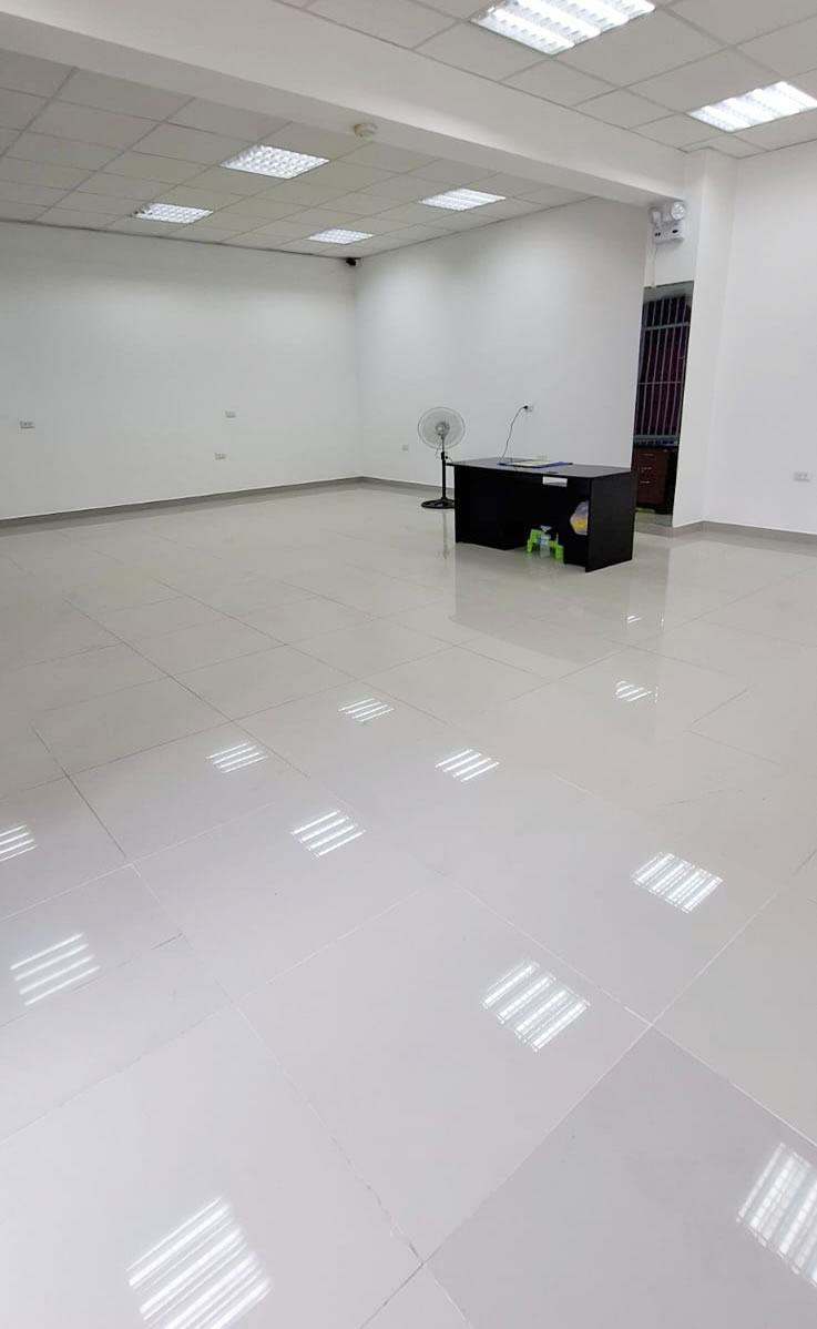 Se vende tienda en Jirón Huánuco Gamarra