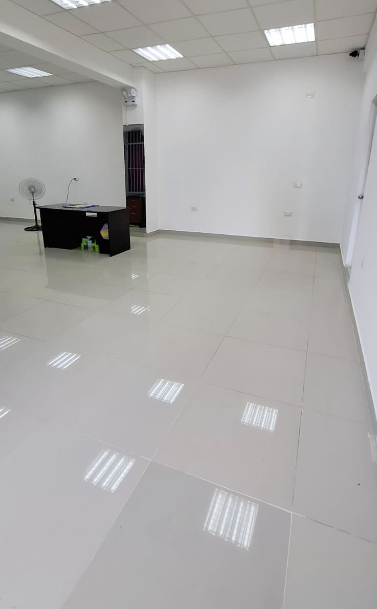 Se vende tienda en Jirón Huánuco Gamarra