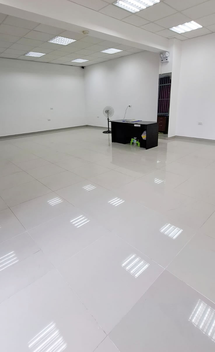 Se vende tienda en Jirón Huánuco Gamarra