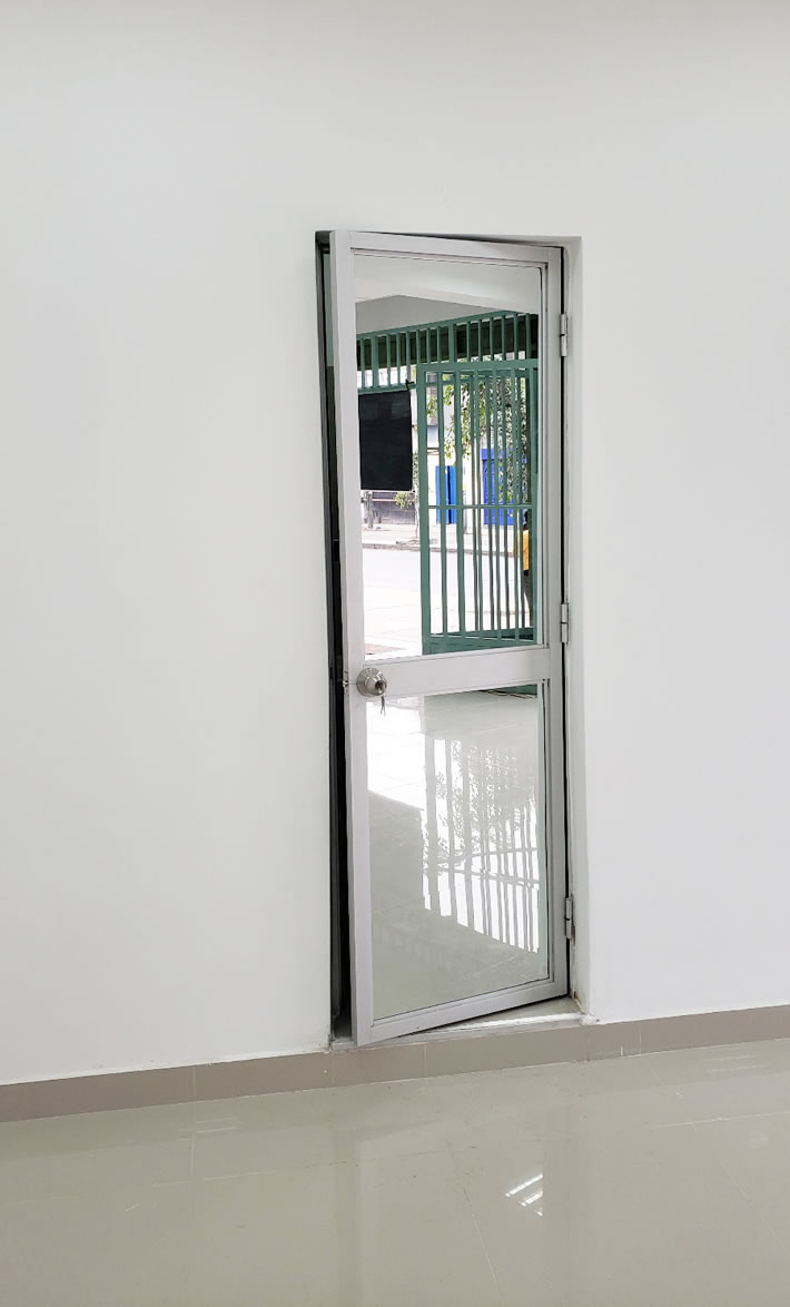 Se vende tienda en Jirón Huánuco Gamarra