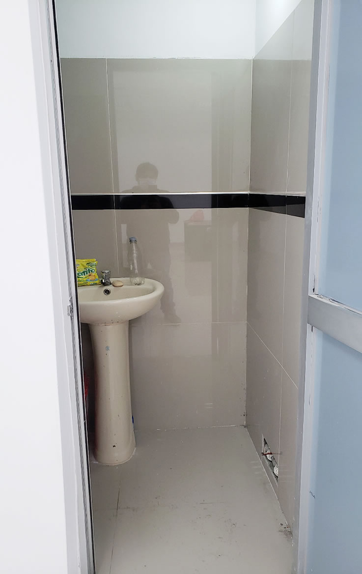Se vende tienda en Jirón Huánuco Gamarra