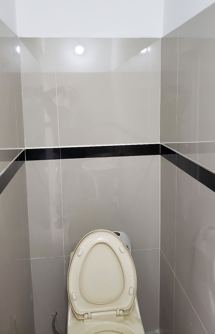 Se vende tienda en Jirón Huánuco Gamarra