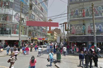Se vende tienda en el Emporio Comercial de Gamarra